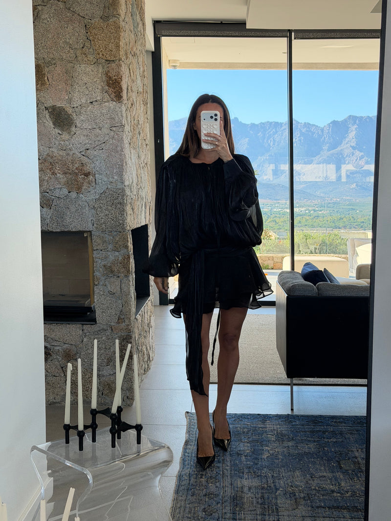 Robe courte satinée