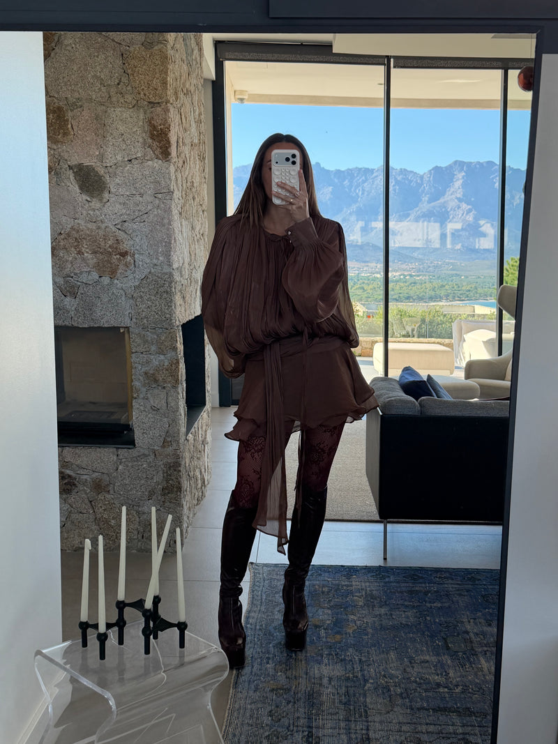 Robe courte satinée