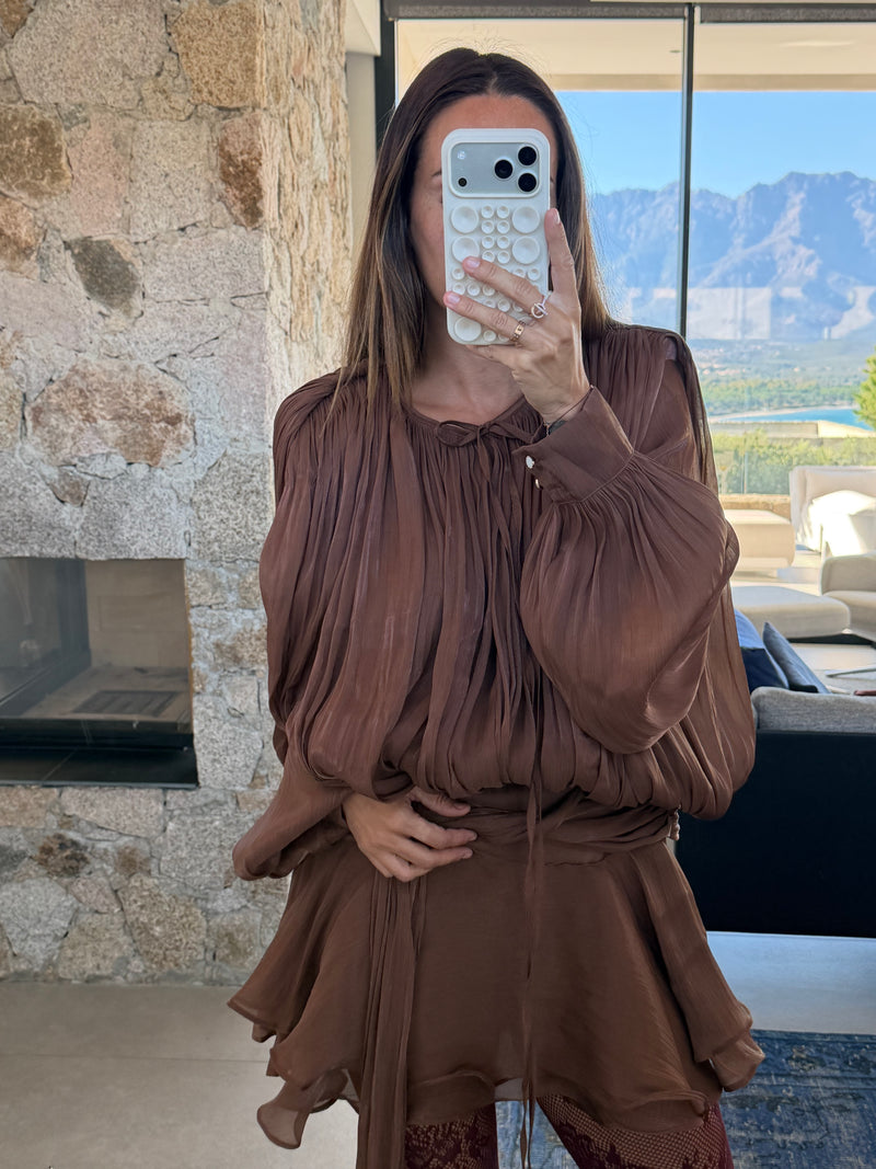 Robe courte satinée