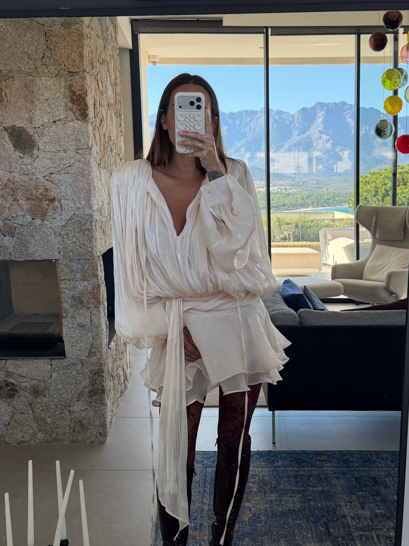 Robe courte satinée