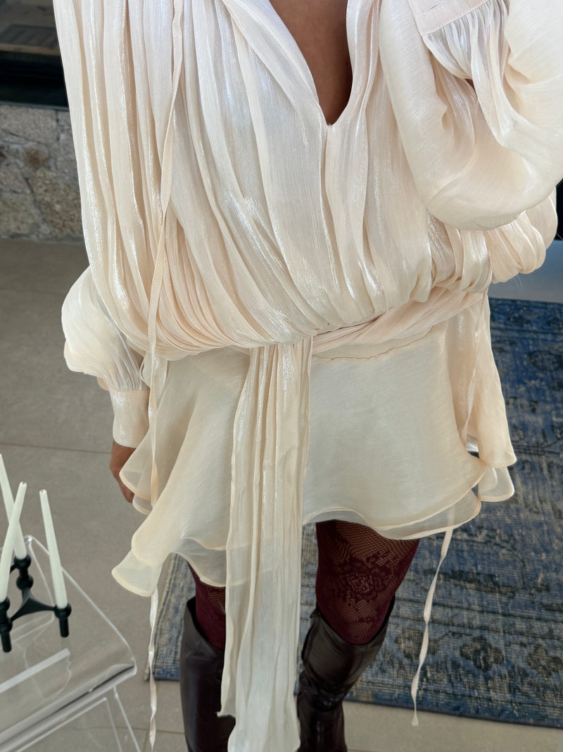 Robe courte satinée