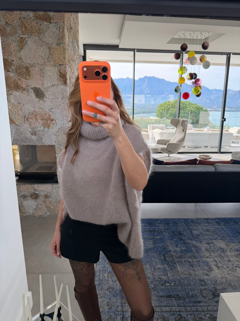 Pull sans manche col roulé